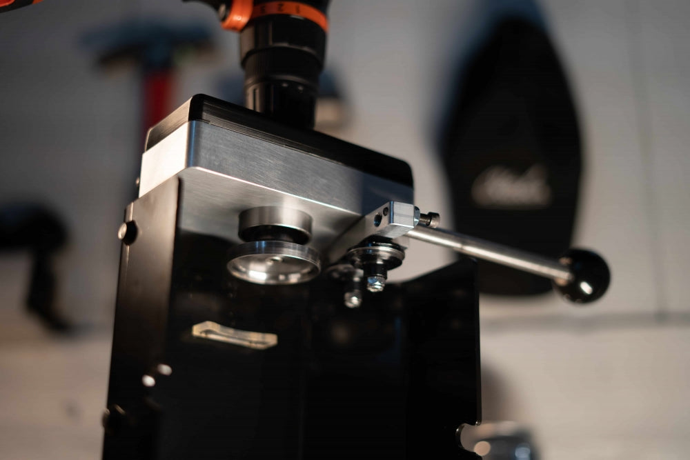 BenchMK Drill-Powered Can Seamer - boksmaskin - Oktober Design