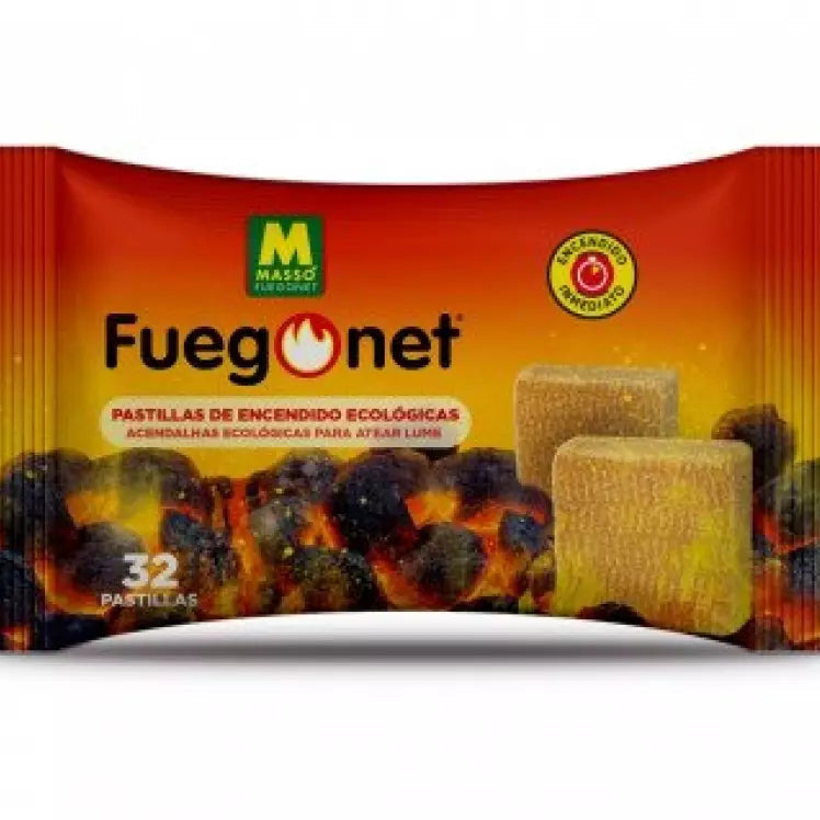 Fuegonet Firestarter 32 stk Opptennings briketter til grill, peis og vedovn har en forpakning med to brune tabletter og brennende kull på forsiden. Inneholder 32 økologiske tennbriketter.