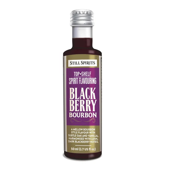 En 50 ml-flaske med SS Top Shelf Blackberry Bourbon-essens, merket med livlige lilla og gullfargede detaljer, med en beskrivelse av den rike og fruktige smaksprofilen.
