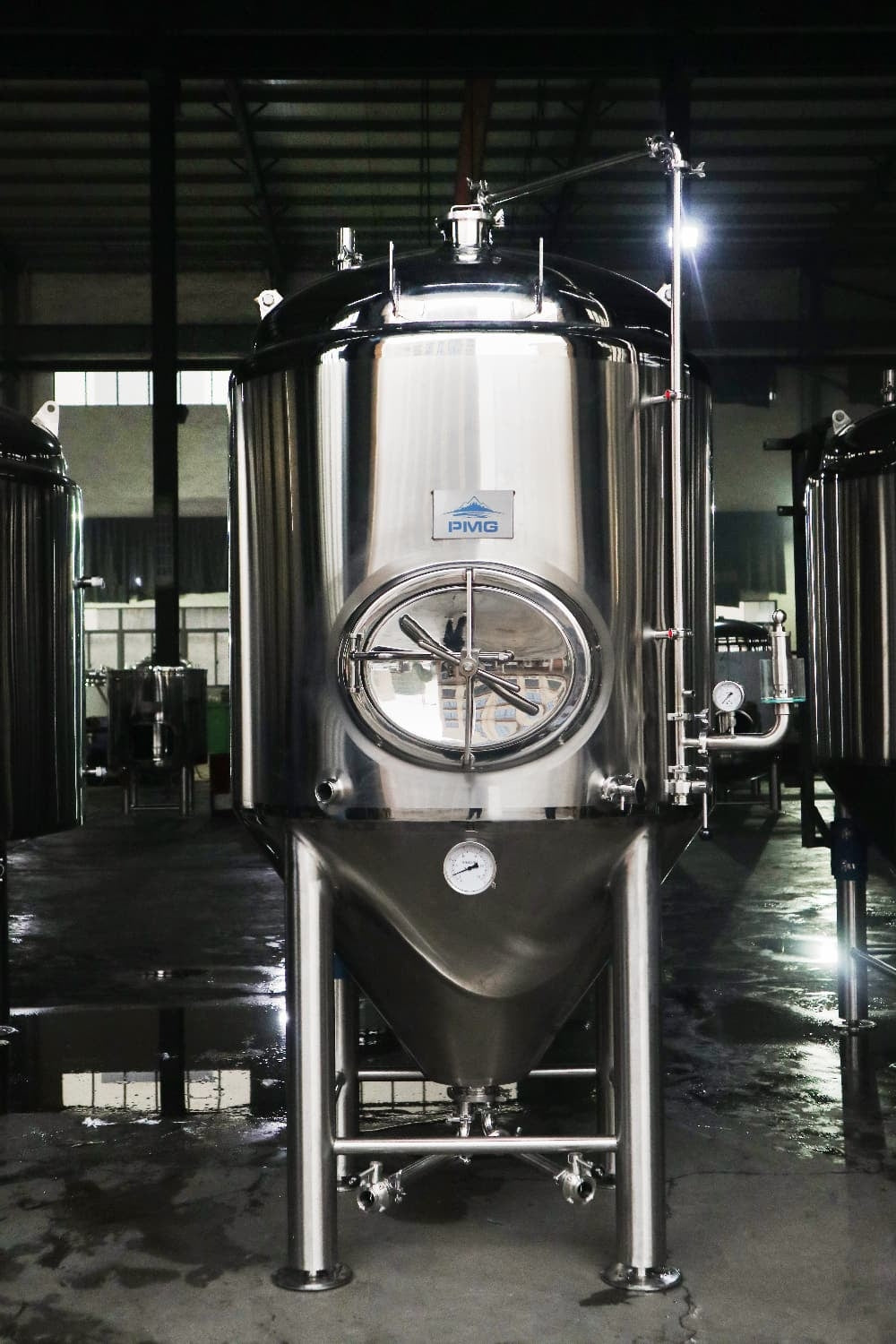 Unitank Roeselare 2000L isolert unitank med kjølekappe. Gjæringstanker for bryggeri. Kjøp ...