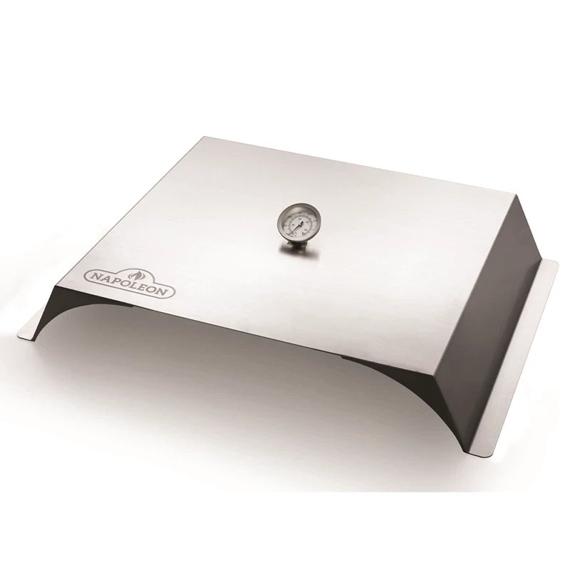 Rektangulær grillkuppel i rustfritt stål med innebygd termometer og Napoleon-logo - perfekt for hjemmelaget pizza når den brukes sammen med Napoleon Pizza innsats til gassgrill.
