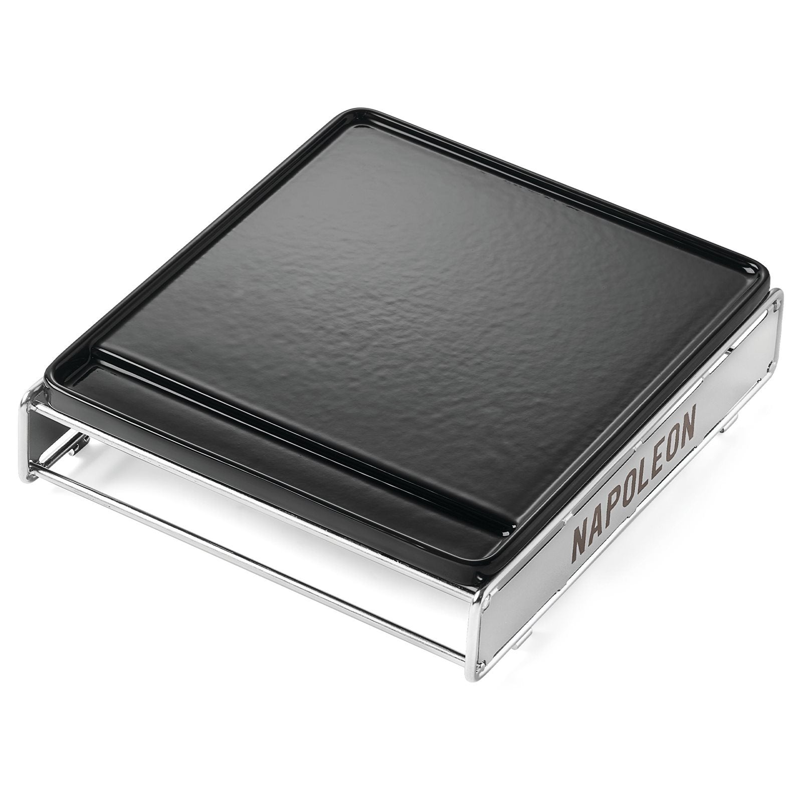Napoleon Stekeplate til SIZZLE ZONE, liten: Rektangulær svart støpejernsplate med metallramme og NAPOLEON-logo, spesialdesignet for bruk på utendørsgriller og ideell til SIZZLE ZONE.